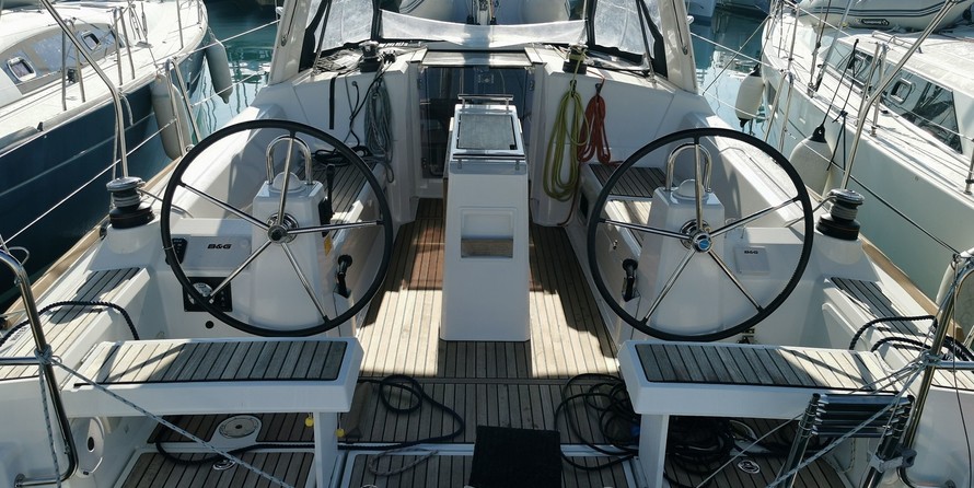 Beneteau Oceanis 35