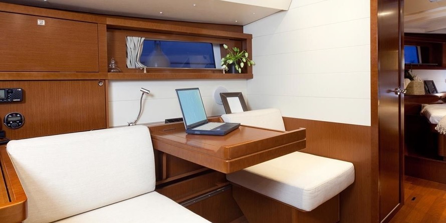 Beneteau Oceanis 48