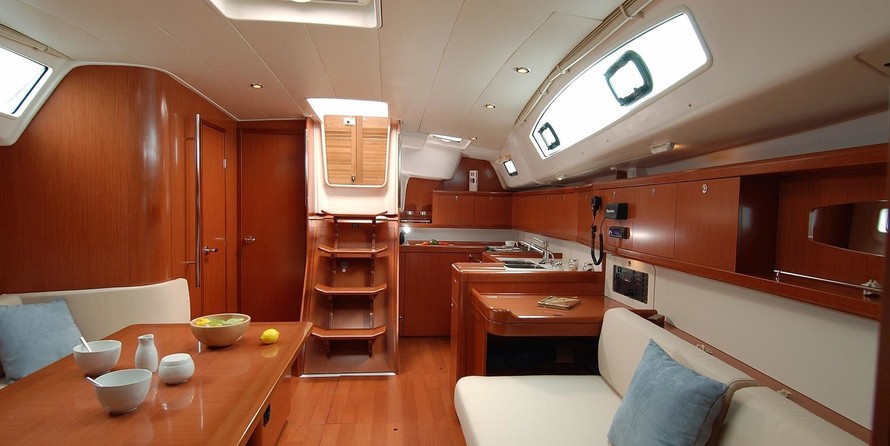 Beneteau Oceanis 43