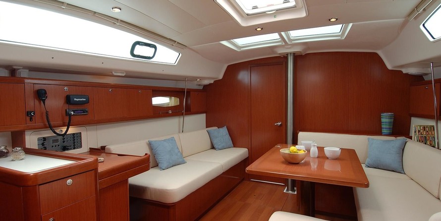 Beneteau Oceanis 43