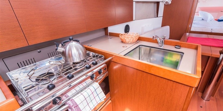 Beneteau Oceanis 35