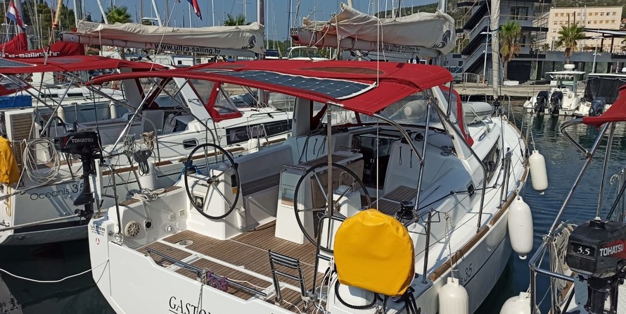 Beneteau Oceanis 35