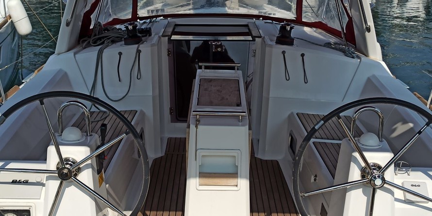 Beneteau Oceanis 35