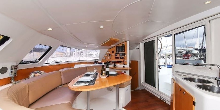 Fountaine Pajot Lavezzi 40