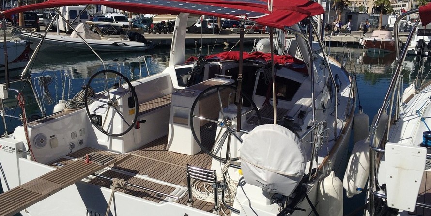 Beneteau Oceanis 35