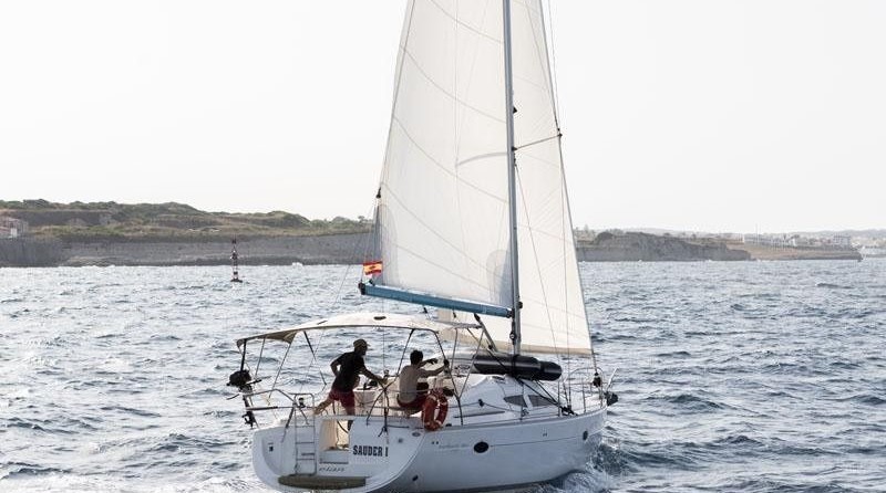 Beneteau Oceanis 37