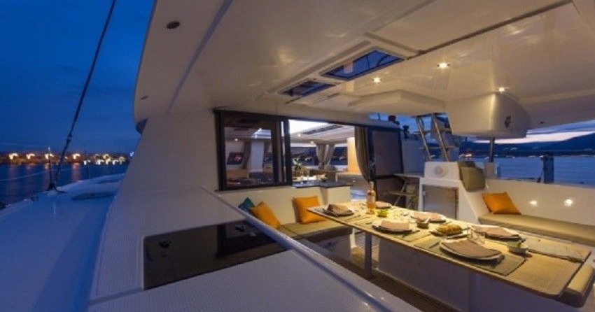Fountaine Pajot Helia 44