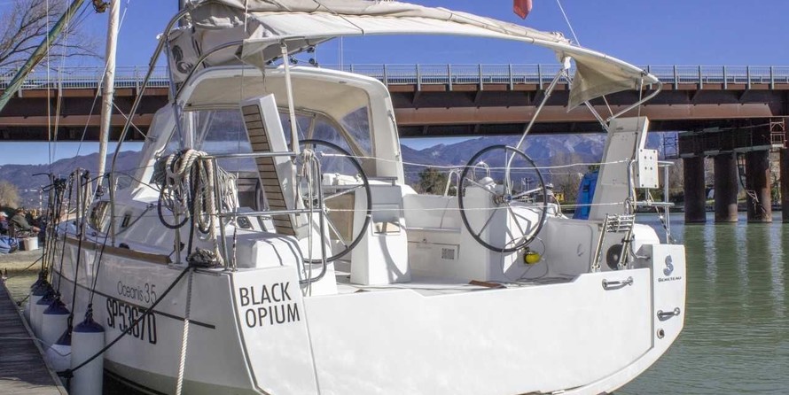 Beneteau Oceanis 35