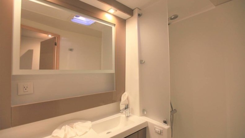 Fountaine Pajot Helia 44