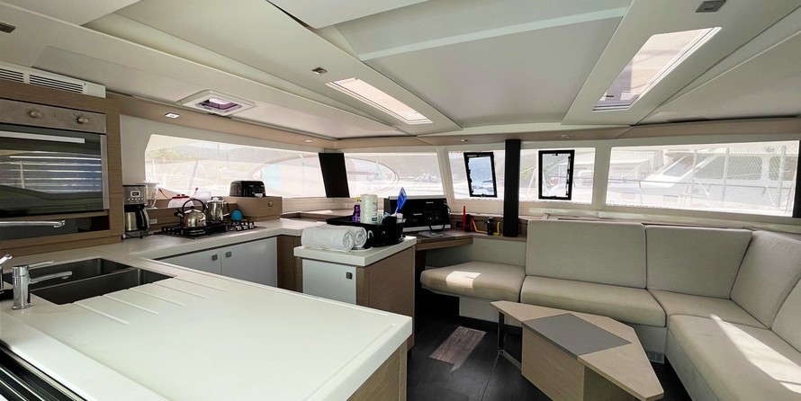 Fountaine Pajot Saona 47