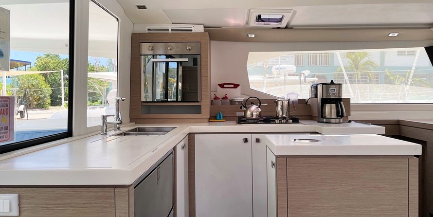 Fountaine Pajot Saona 47