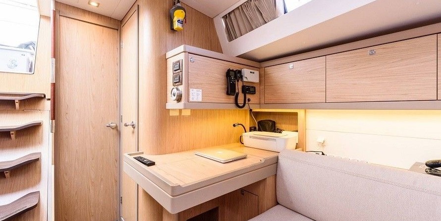 Beneteau Oceanis 48