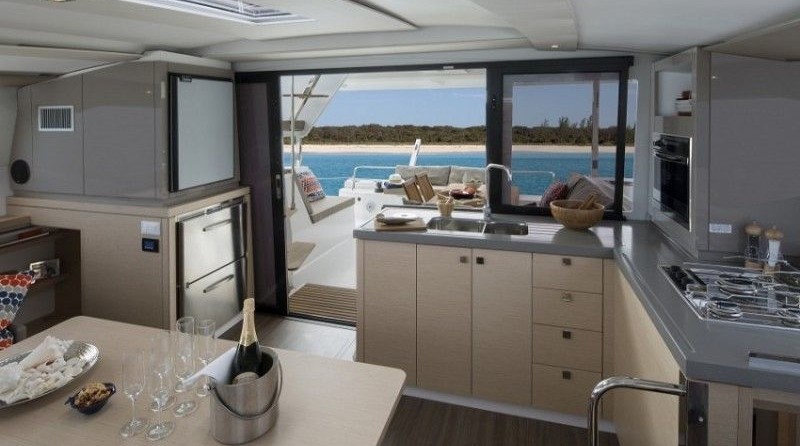 Fountaine Pajot Lucia 40