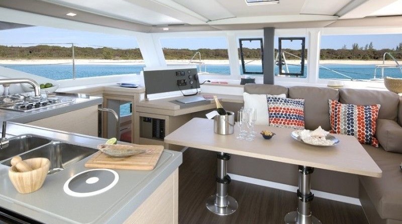 Fountaine Pajot Lucia 40