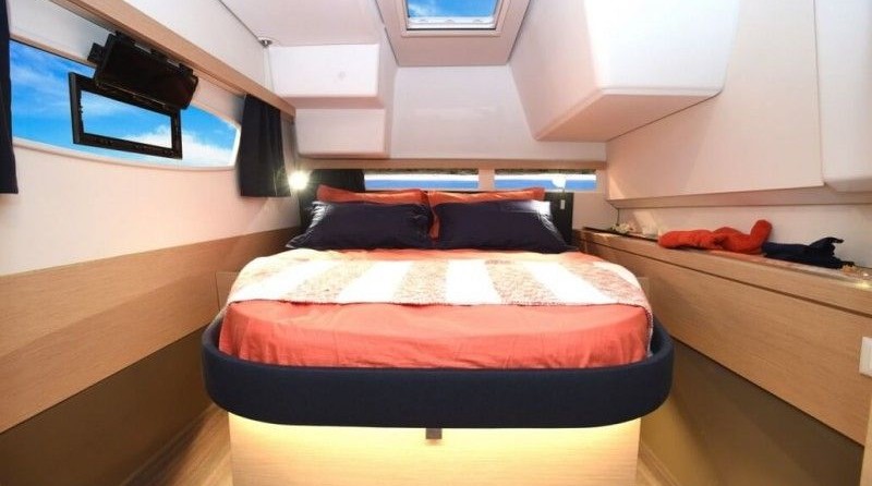 Fountaine Pajot Lucia 40