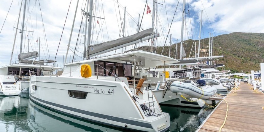 Fountaine Pajot Helia 44