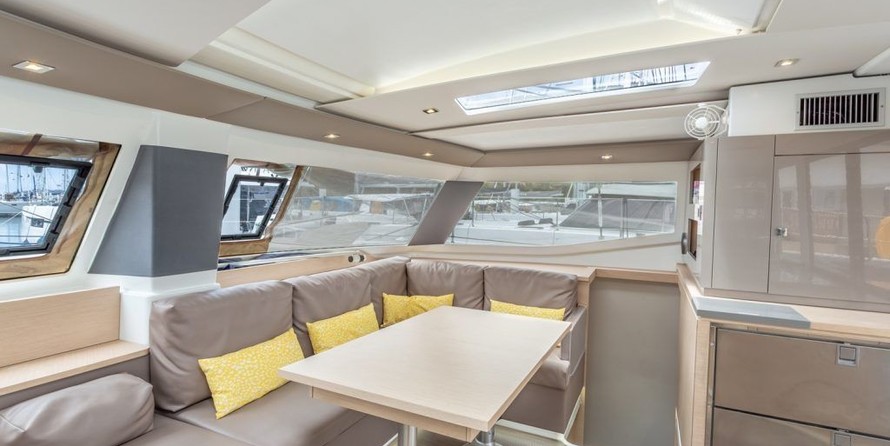 Fountaine Pajot Helia 44