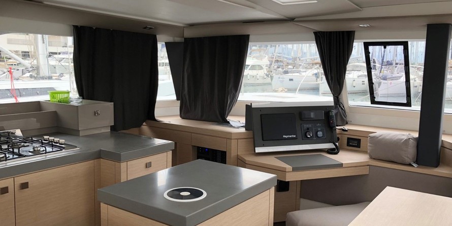 Fountaine Pajot Saona 47