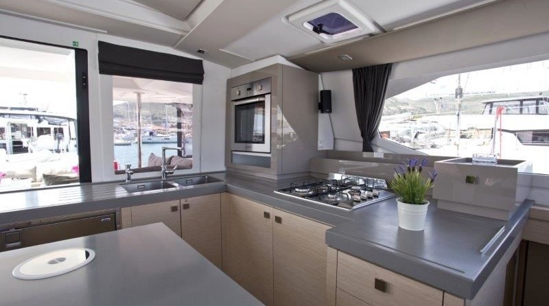 Fountaine Pajot Saona 47