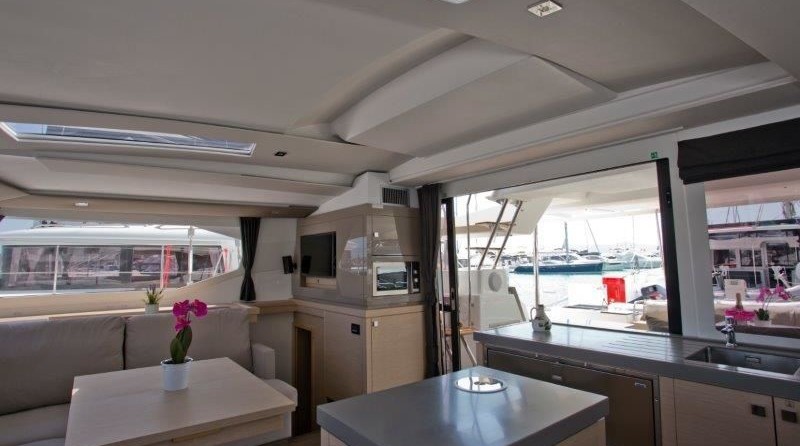 Fountaine Pajot Saona 47