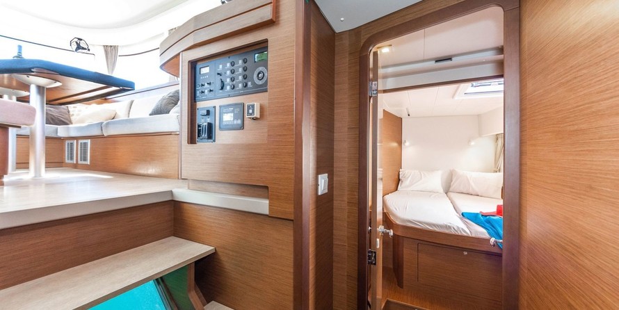 Lagoon 42