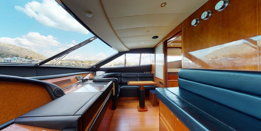 Ferretti 880
