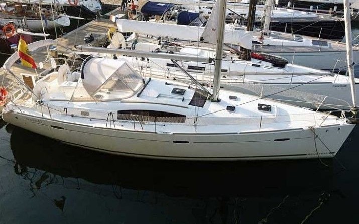 Beneteau Oceanis 43