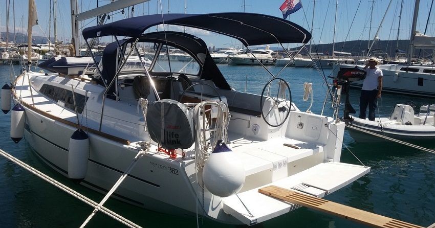 Dufour 382