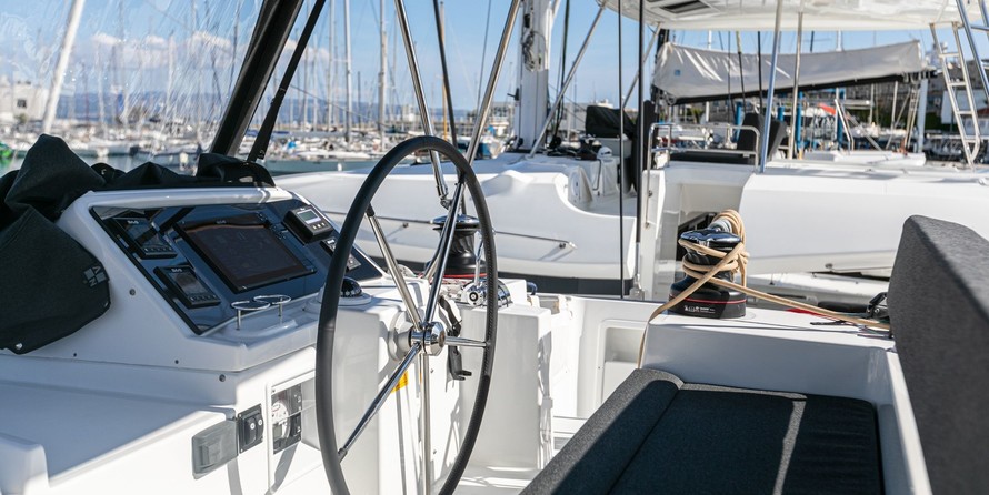 Lagoon 450 F