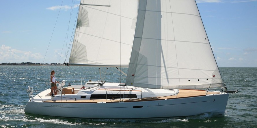 Beneteau Oceanis 37