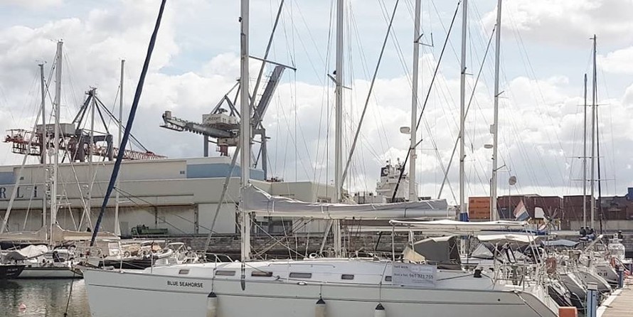 Beneteau Oceanis 43