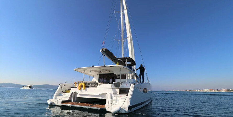 Fountaine Pajot Astrea 42