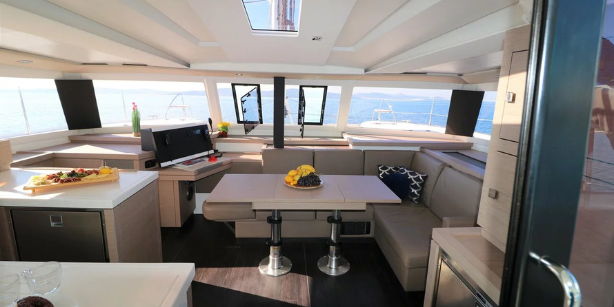 Fountaine Pajot Astrea 42