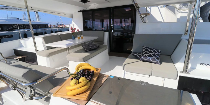 Fountaine Pajot Astrea 42
