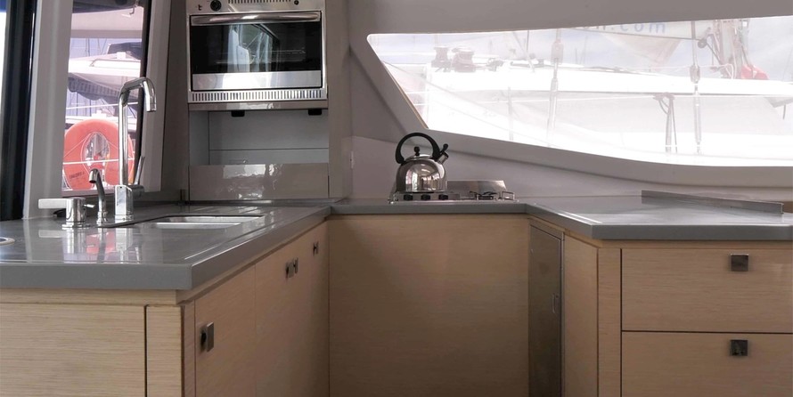 Fountaine Pajot Helia 44