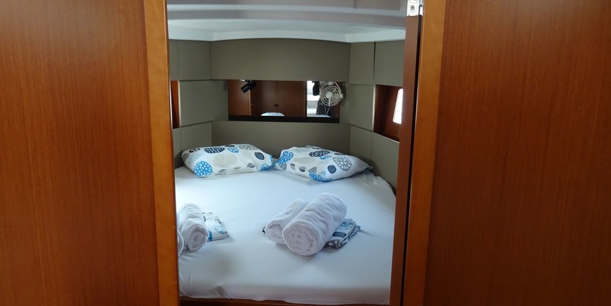 Beneteau Oceanis 38
