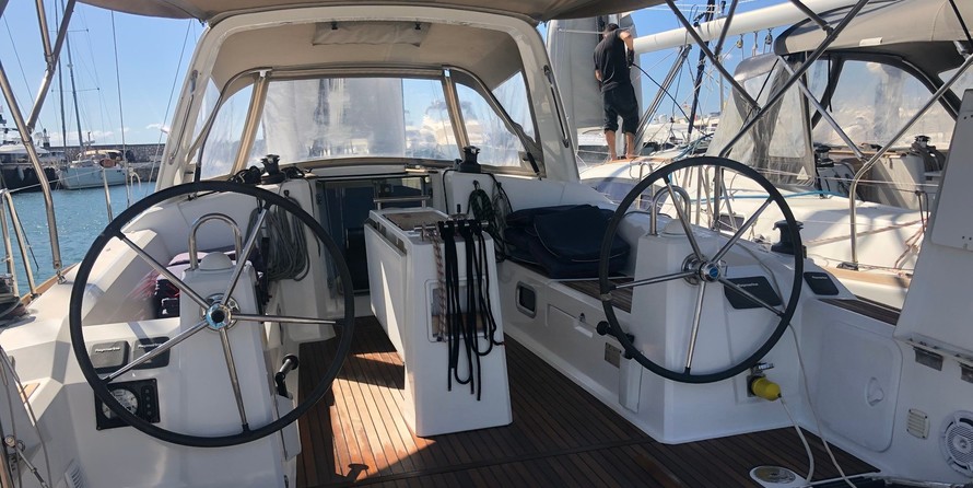 Beneteau Oceanis 38