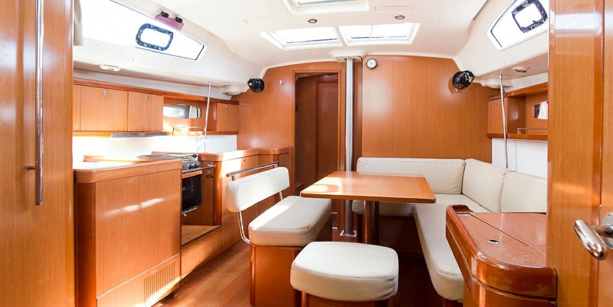 Beneteau Oceanis 43
