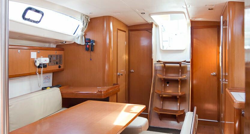 Beneteau Oceanis 43