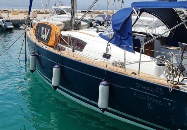 Beneteau Oceanis 43