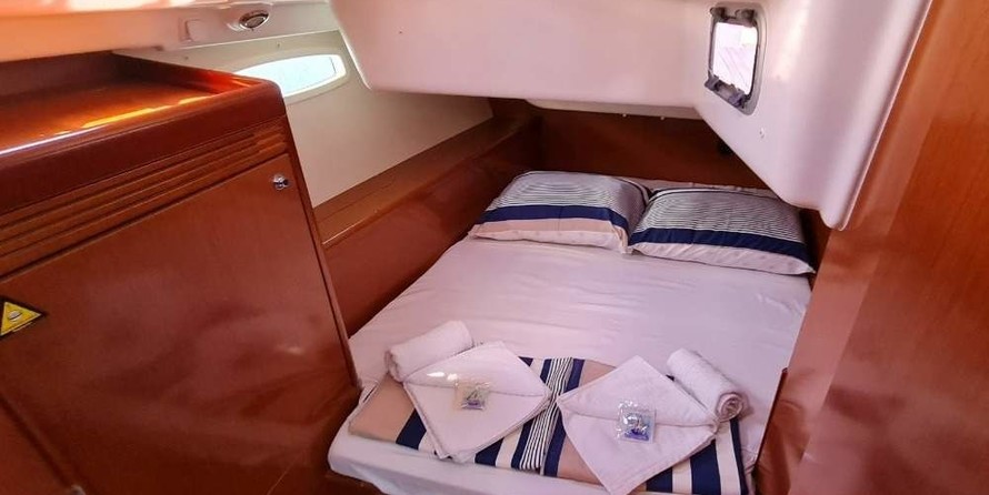 Beneteau Oceanis 43