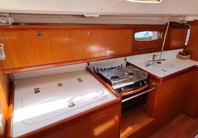 Beneteau Oceanis 43