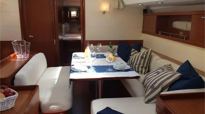 Beneteau Oceanis 50 Family