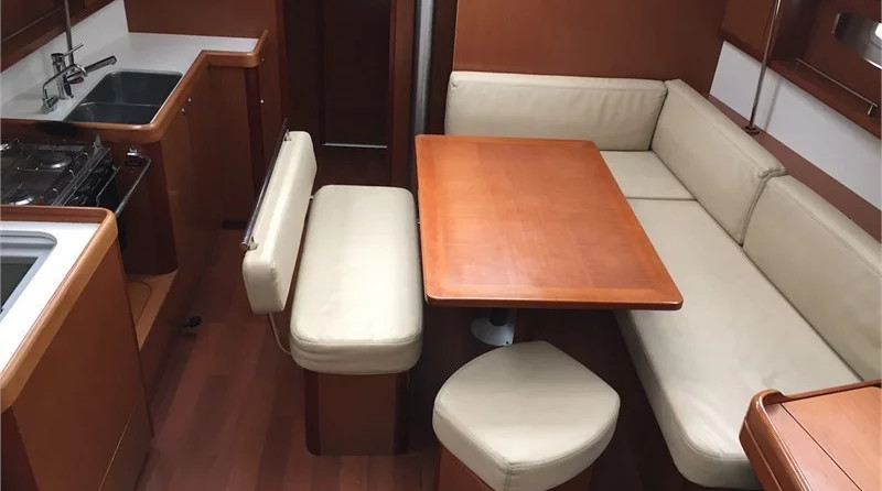 Oceanis 43 (4Cab)