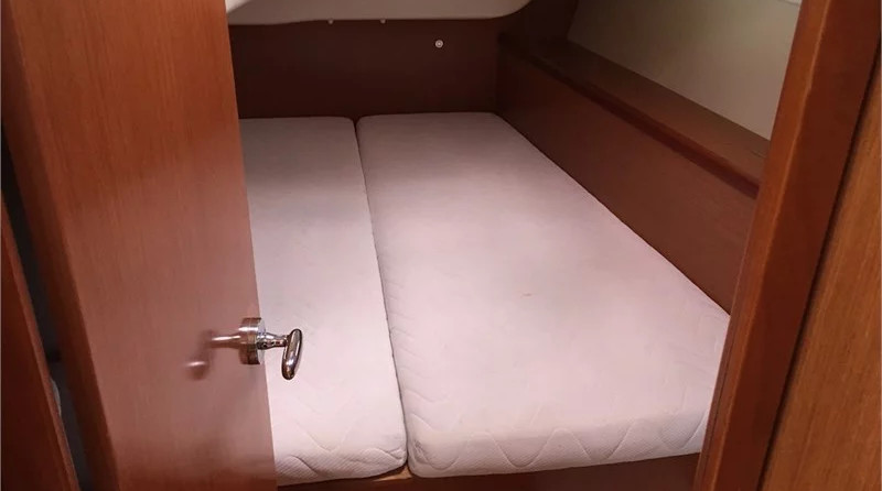 Oceanis 43 (4Cab)