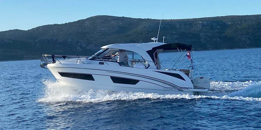 Beneteau Antares 9 OB