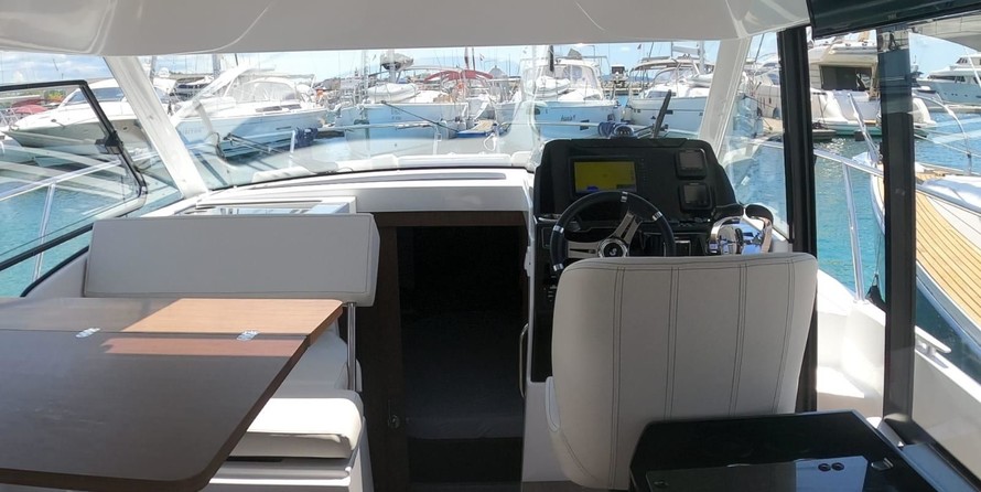 Beneteau Antares 9 OB