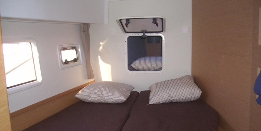 Lagoon 42