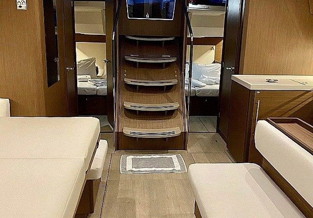 Beneteau Oceanis 51.1