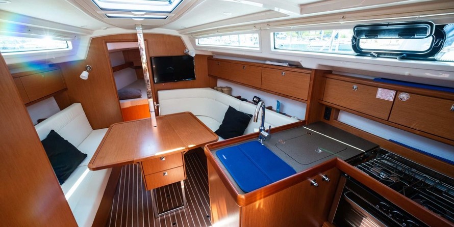 Bavaria CRUISER 34